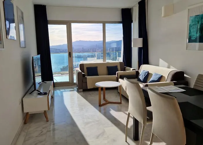 Skyline 26 Stunning Sea Views From A 2-Bedroom Apartment On The 26Th Floor